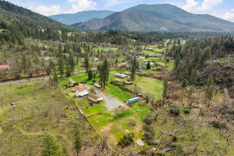 Tiny photo for 7511 Hugo Road, Grants Pass, OR 97526 (MLS # 220216901)