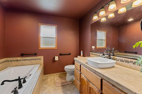 Tiny photo for 7511 Hugo Road, Grants Pass, OR 97526 (MLS # 220216901)