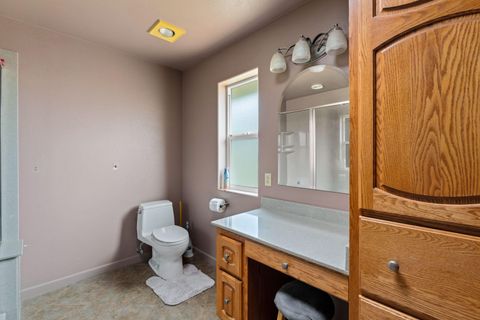 Tiny photo for 7511 Hugo Road, Grants Pass, OR 97526 (MLS # 220216901)