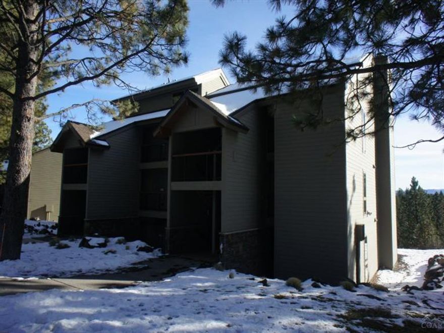 Take advantage of the many amenities at 7th Mountain Resort with this rare turn-key, fully furnished, 3 bedroom, 3 bath condo. Enjoy the balcony with great nature views while enjoying your morning coffee or favorite beverage. Located in Building 11, close to pools, hot tubs, sauna, exercise facility and of course all of the exciting recreational activities Central Oregon has to offer!