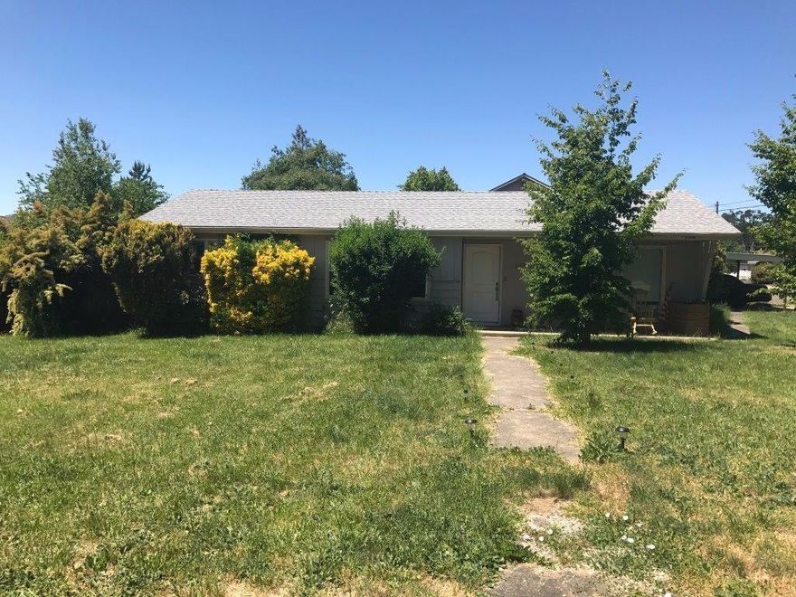 This is a super cute Old East Medford home located in the Hoover Elementary School District. Some of the home still has its old world charm with some nice updates added in recent years. Nice big bright windows that offer lots of natural light. Most windows do have the storm windows attached for extra insulation. Central heat and air! Seller is offering their existing a Landmark Home Warranty to be transferred to buyer at close of escrow! Great and solid home! Great Price!