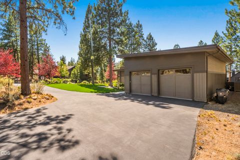 Tiny photo for 19450 Bainbridge Court, Bend, OR 97702 (MLS # 220224480)