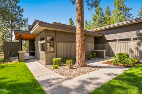 Tiny photo for 19450 Bainbridge Court, Bend, OR 97702 (MLS # 220224480)