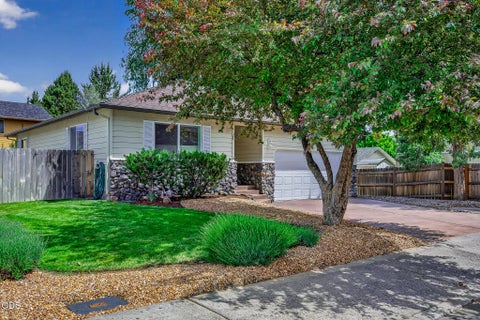 Photo of 2990 NE Wells Acres Road, Bend, OR 97701 (MLS # 220222716)