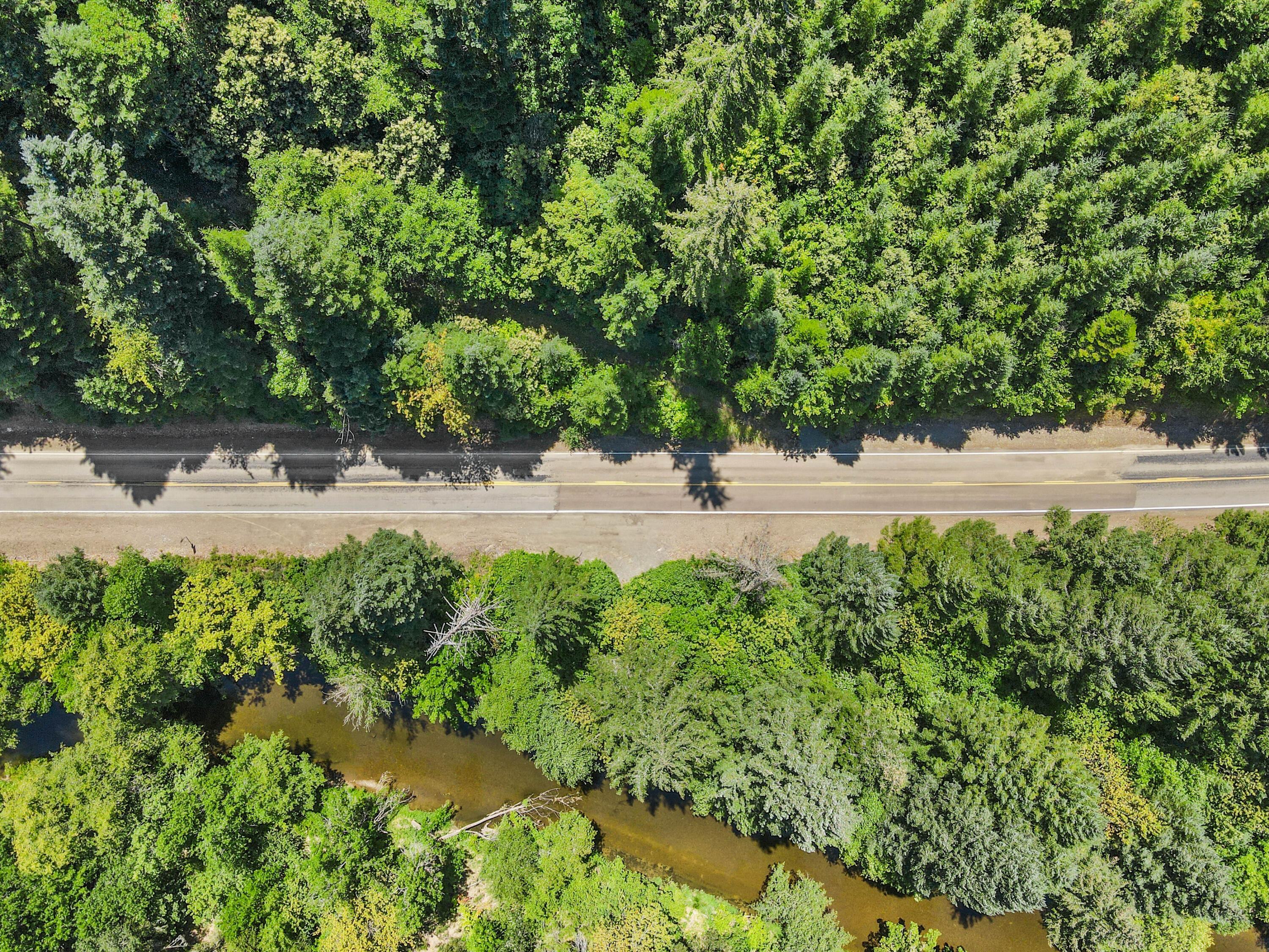 Glendale, Tow NOf Julia - Land