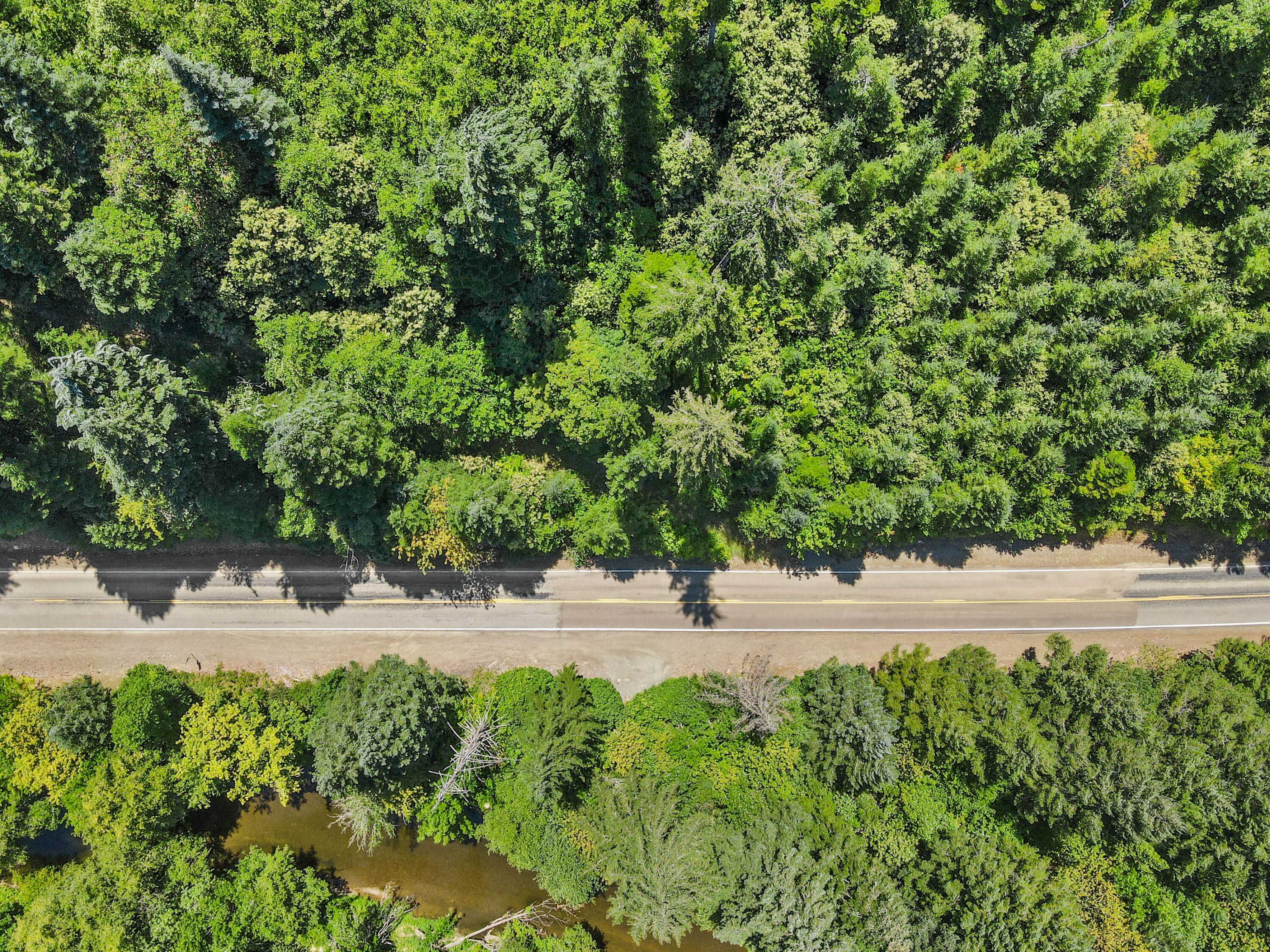 Glendale, Tow NOf Julia - Land