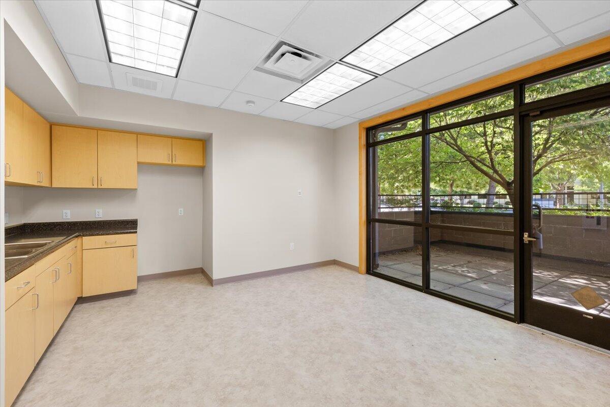 Navigators Landing - Commercial Lease