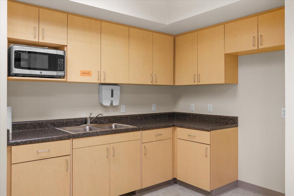 Navigators Landing - Commercial Lease