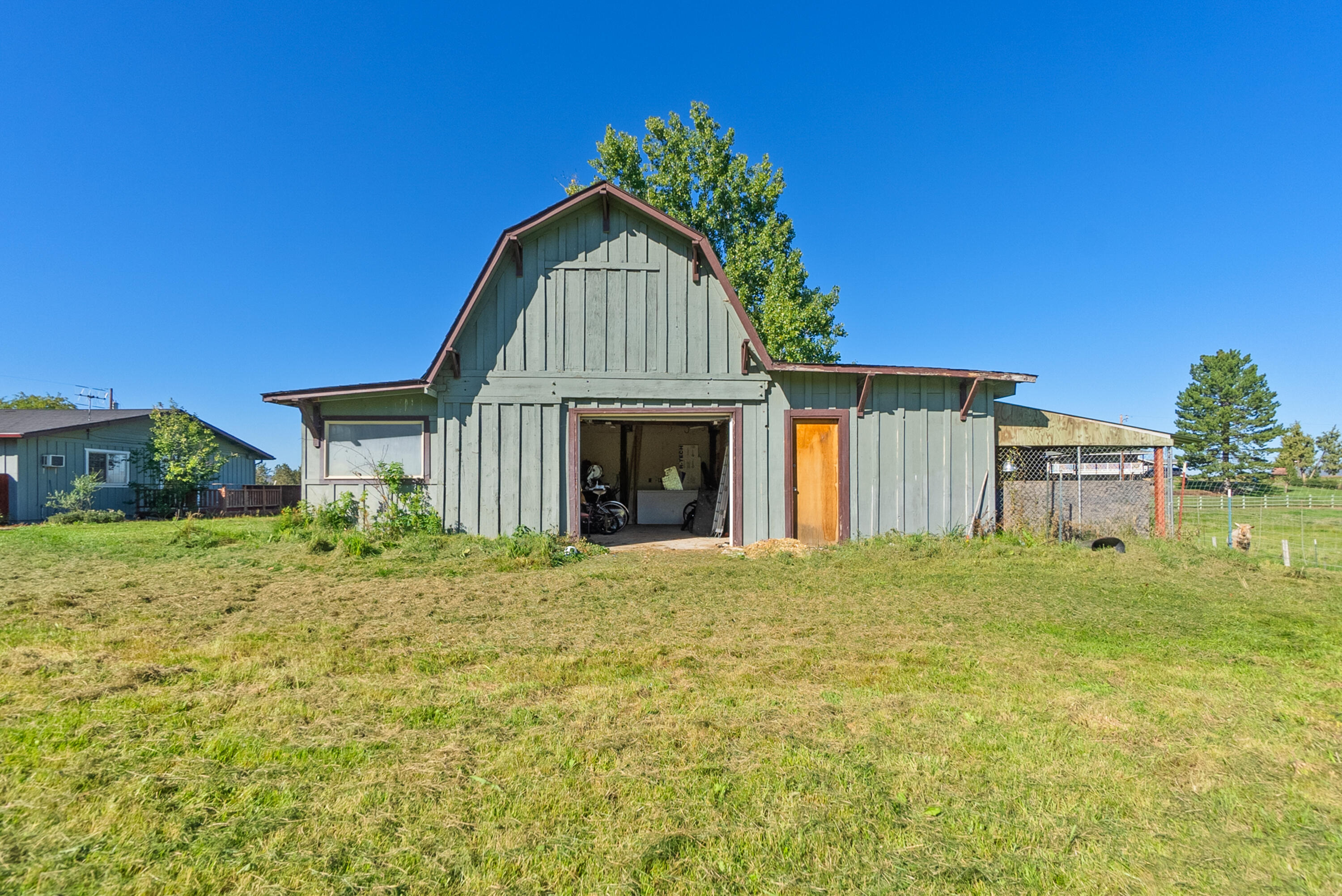 873 N West Hills Road