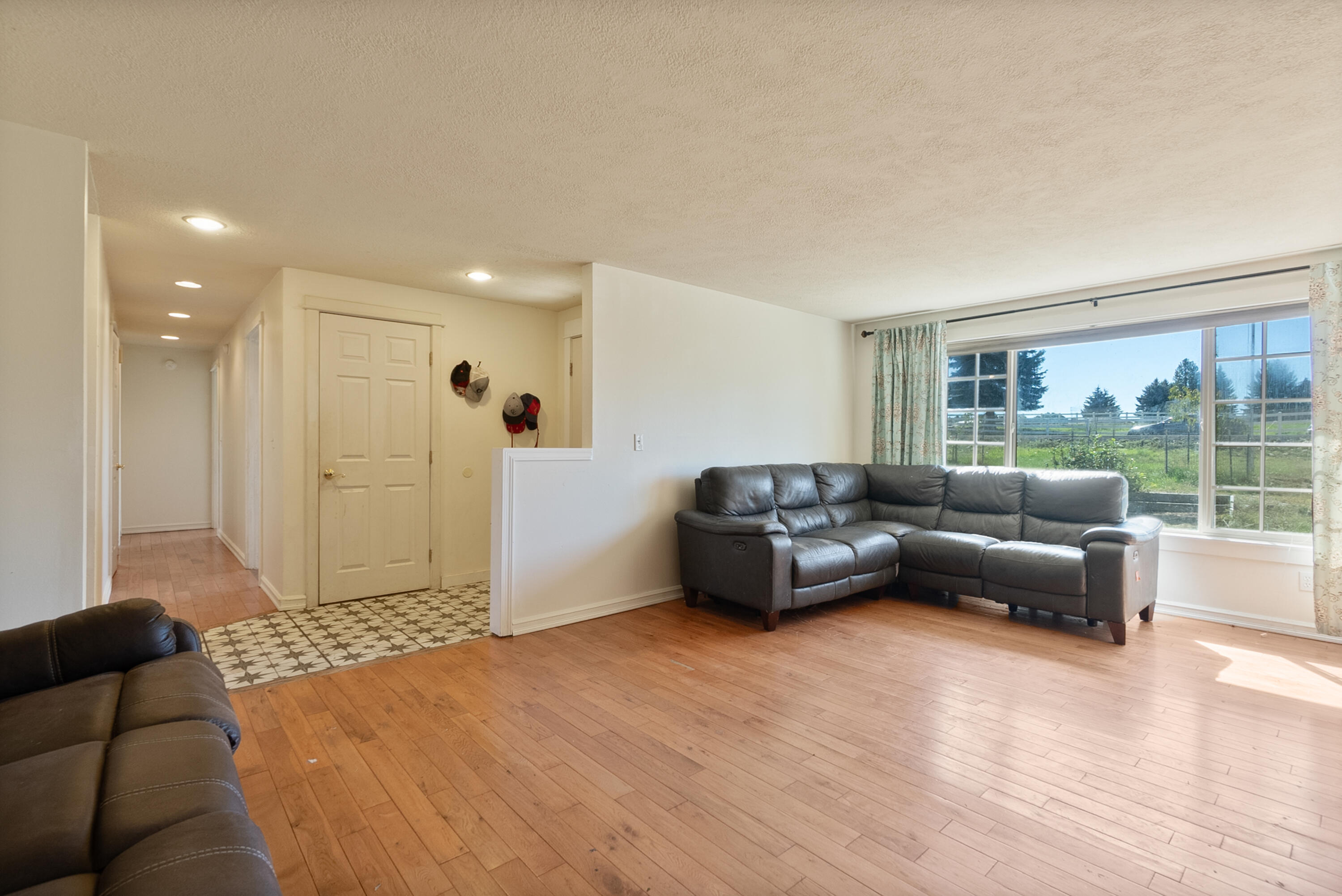 873 N West Hills Road