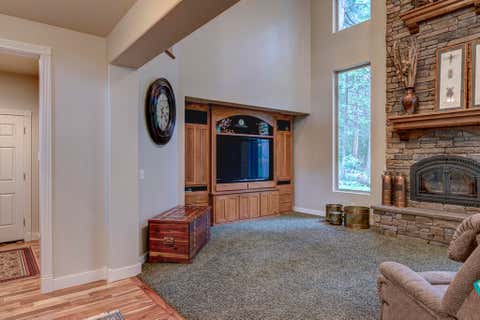 Tiny photo for 9530 S F Little Butte Road, Eagle Point, OR 97524 (MLS # 220225915)