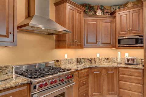 Tiny photo for 9530 S F Little Butte Road, Eagle Point, OR 97524 (MLS # 220225915)