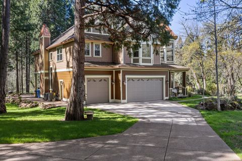 Tiny photo for 9530 S F Little Butte Road, Eagle Point, OR 97524 (MLS # 220225915)
