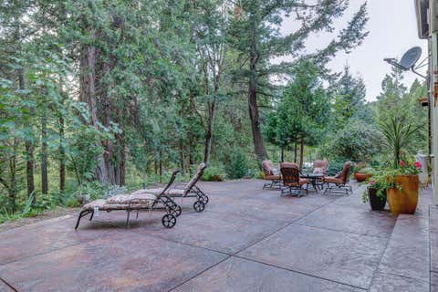 Tiny photo for 9530 S F Little Butte Road, Eagle Point, OR 97524 (MLS # 220225915)