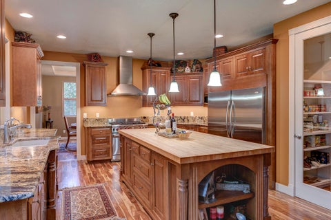 Tiny photo for 9530 S F Little Butte Road, Eagle Point, OR 97524 (MLS # 220225915)