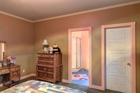 Tiny photo for 9530 S F Little Butte Road, Eagle Point, OR 97524 (MLS # 220225915)