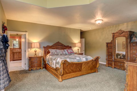 Tiny photo for 9530 S F Little Butte Road, Eagle Point, OR 97524 (MLS # 220225915)