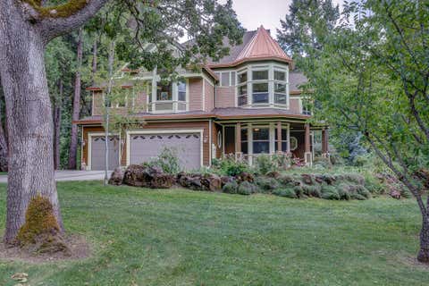 Photo of 9530 S F Little Butte Road, Eagle Point, OR 97524 (MLS # 220225915)