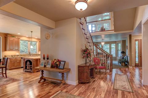 Tiny photo for 9530 S F Little Butte Road, Eagle Point, OR 97524 (MLS # 220225915)