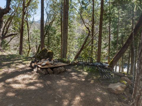 Tiny photo for 9530 S F Little Butte Road, Eagle Point, OR 97524 (MLS # 220225915)