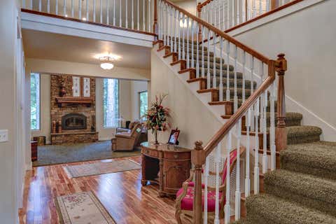 Tiny photo for 9530 S F Little Butte Road, Eagle Point, OR 97524 (MLS # 220225915)