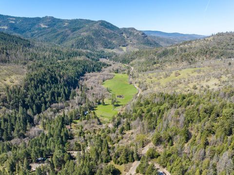 Tiny photo for 9530 S F Little Butte Road, Eagle Point, OR 97524 (MLS # 220225915)