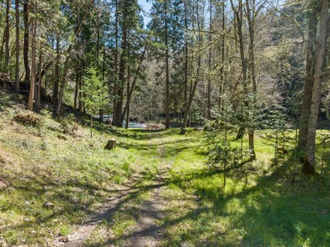 Tiny photo for 9530 S F Little Butte Road, Eagle Point, OR 97524 (MLS # 220225915)