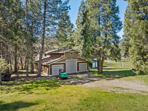Tiny photo for 9530 S F Little Butte Road, Eagle Point, OR 97524 (MLS # 220225915)
