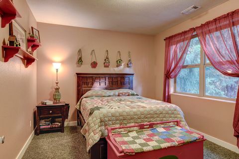 Tiny photo for 9530 S F Little Butte Road, Eagle Point, OR 97524 (MLS # 220225915)