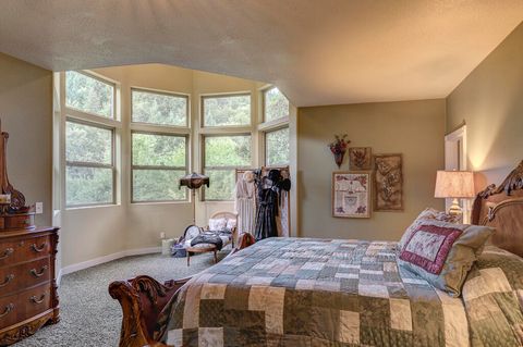Tiny photo for 9530 S F Little Butte Road, Eagle Point, OR 97524 (MLS # 220225915)