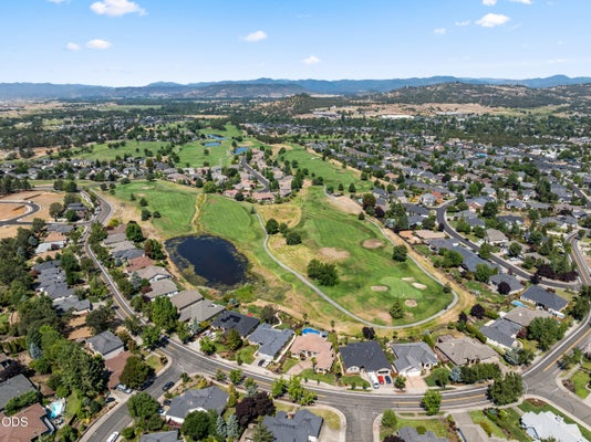 1330 POPPY RIDGE DR, EAGLE POINT, OR 97524 - Image 54aa972b038dbee691e34ef3976e0fbb/3143589726