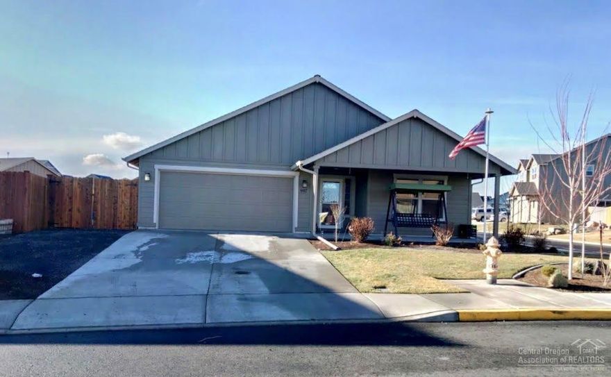 Move in ready!! Single level home with an open concept living w/ a spacious kitchen, living room w/gas fireplace.Knotty alder cabinetry throughout and stainless appliances. Master suite with coffered ceiling, large walk-in closet and nice bathroom.Fully fenced back yard with a large storage shed. Central Gas heat and AC.