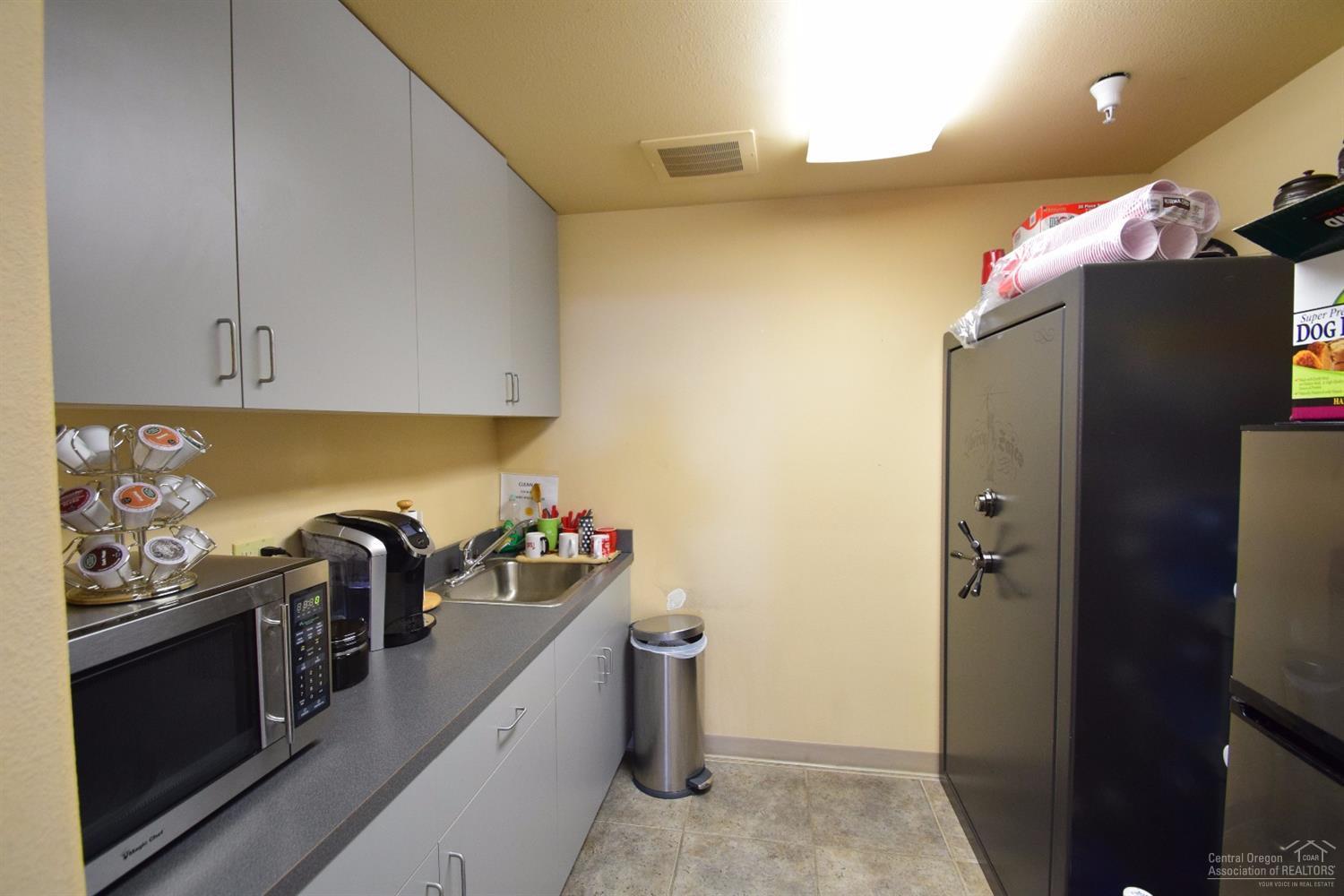 CLAB - Commercial Sale