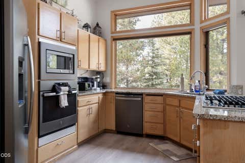 Tiny photo for 17926 Playoff Lane #3, Sunriver, OR 97707 (MLS # 220227195)