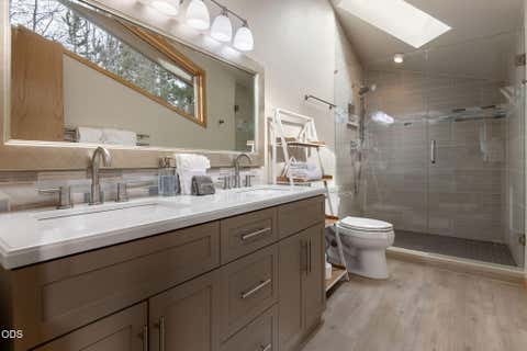 Tiny photo for 17926 Playoff Lane #3, Sunriver, OR 97707 (MLS # 220227195)