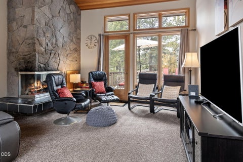 Tiny photo for 17926 Playoff Lane #3, Sunriver, OR 97707 (MLS # 220227195)