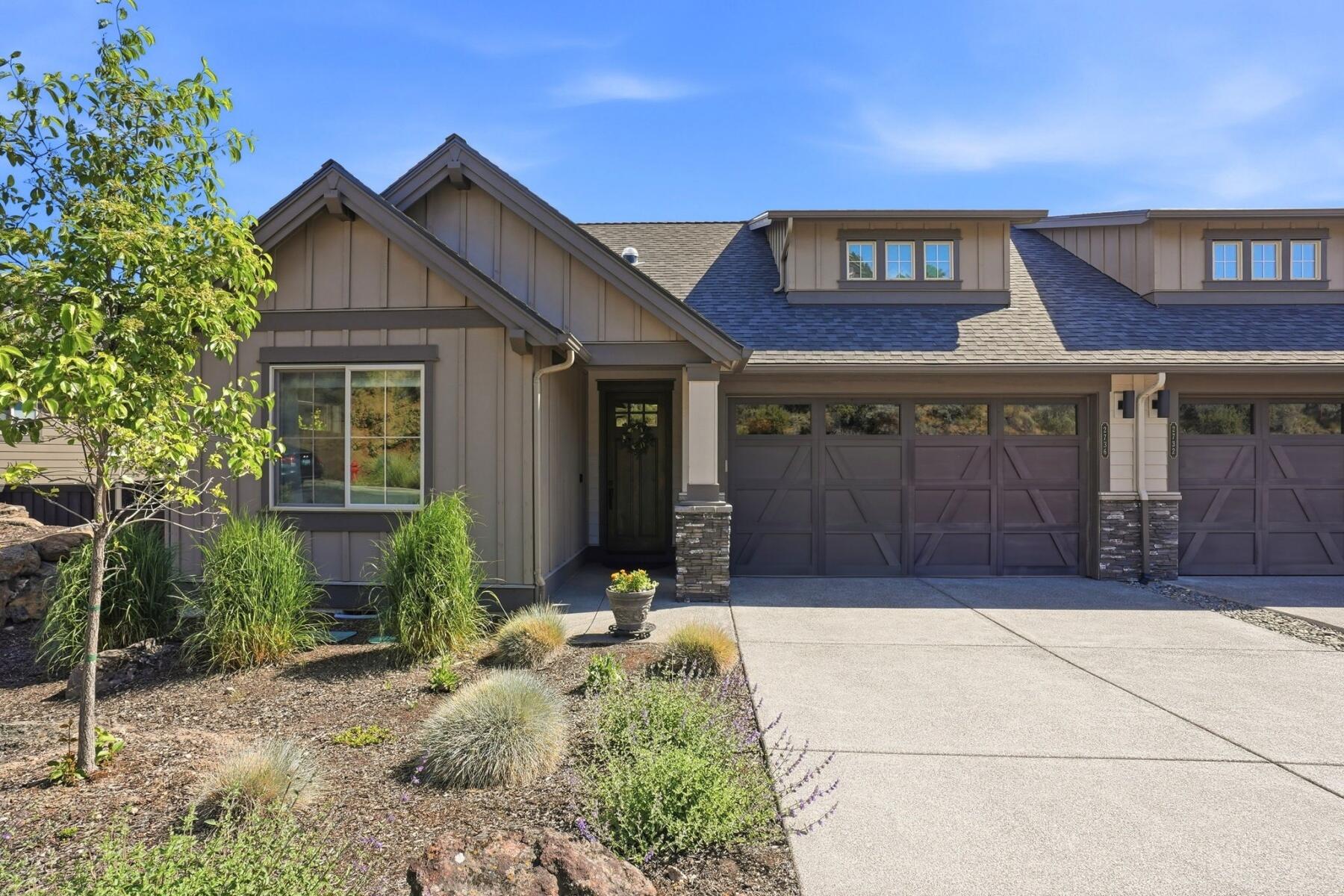 2736 NW Fairway Heights Drive