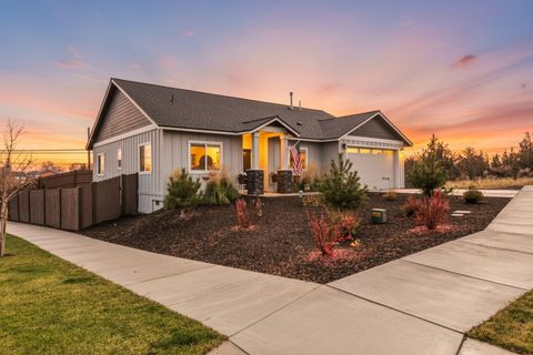 Tiny photo for 591 SW Cassidy Avenue, Madras, OR 97741 (MLS # 220212052)