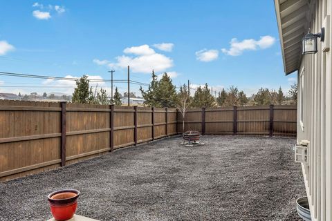 Tiny photo for 591 SW Cassidy Avenue, Madras, OR 97741 (MLS # 220212052)