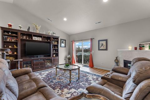 Tiny photo for 591 SW Cassidy Avenue, Madras, OR 97741 (MLS # 220212052)