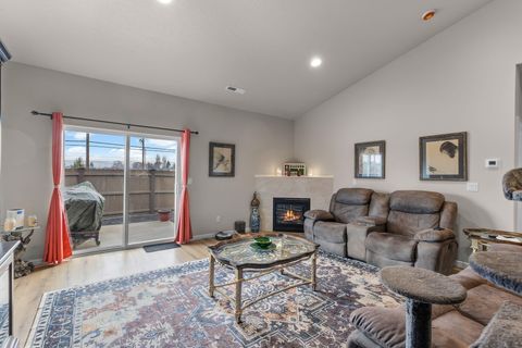 Tiny photo for 591 SW Cassidy Avenue, Madras, OR 97741 (MLS # 220212052)