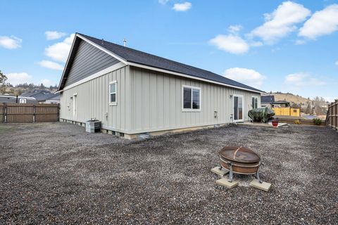 Tiny photo for 591 SW Cassidy Avenue, Madras, OR 97741 (MLS # 220212052)