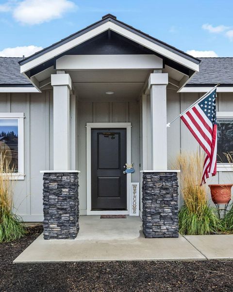 Tiny photo for 591 SW Cassidy Avenue, Madras, OR 97741 (MLS # 220212052)