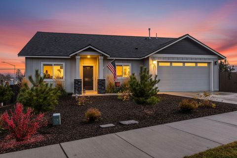 Tiny photo for 591 SW Cassidy Avenue, Madras, OR 97741 (MLS # 220212052)