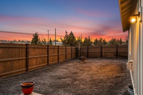 Tiny photo for 591 SW Cassidy Avenue, Madras, OR 97741 (MLS # 220212052)