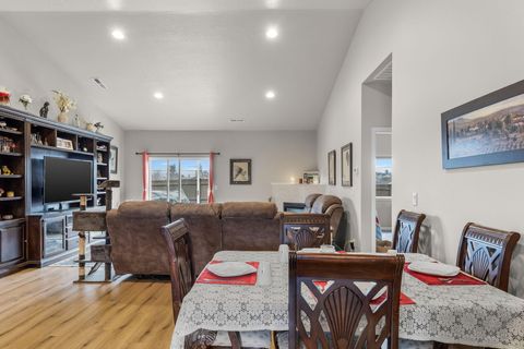 Tiny photo for 591 SW Cassidy Avenue, Madras, OR 97741 (MLS # 220212052)