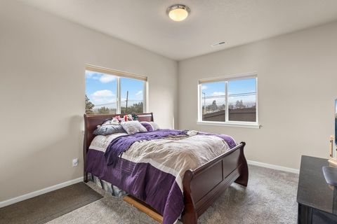 Tiny photo for 591 SW Cassidy Avenue, Madras, OR 97741 (MLS # 220212052)