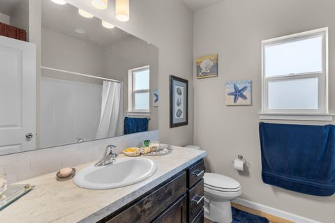 Tiny photo for 591 SW Cassidy Avenue, Madras, OR 97741 (MLS # 220212052)