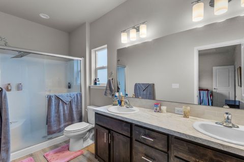 Tiny photo for 591 SW Cassidy Avenue, Madras, OR 97741 (MLS # 220212052)