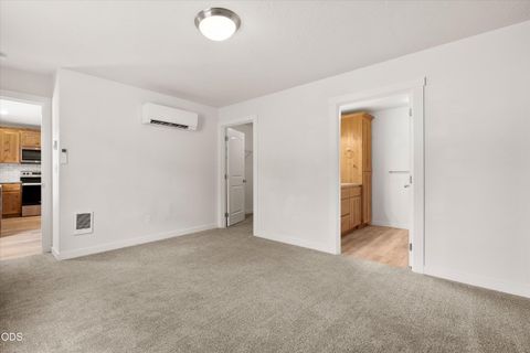 Tiny photo for 1023 NE Crista Court, Prineville, OR 97754 (MLS # 220223056)